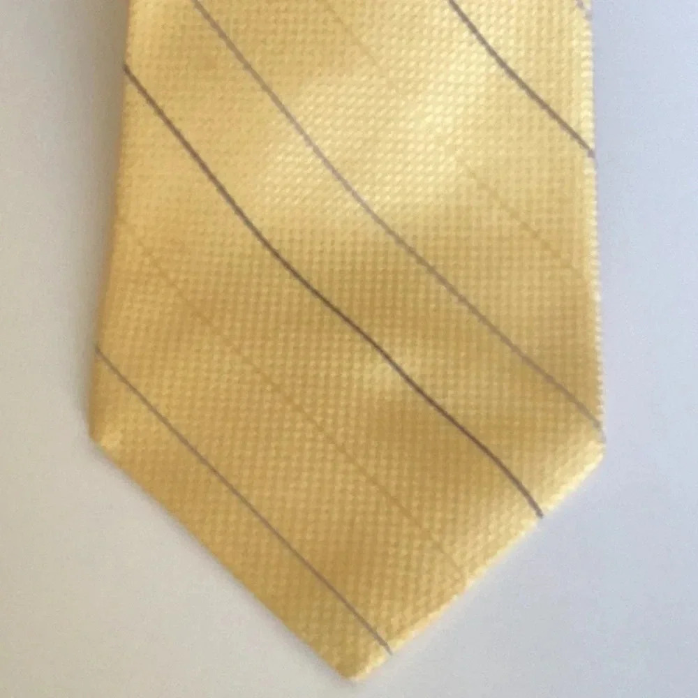 Tom James “Royal Classic” Handmade All Silk Tie
